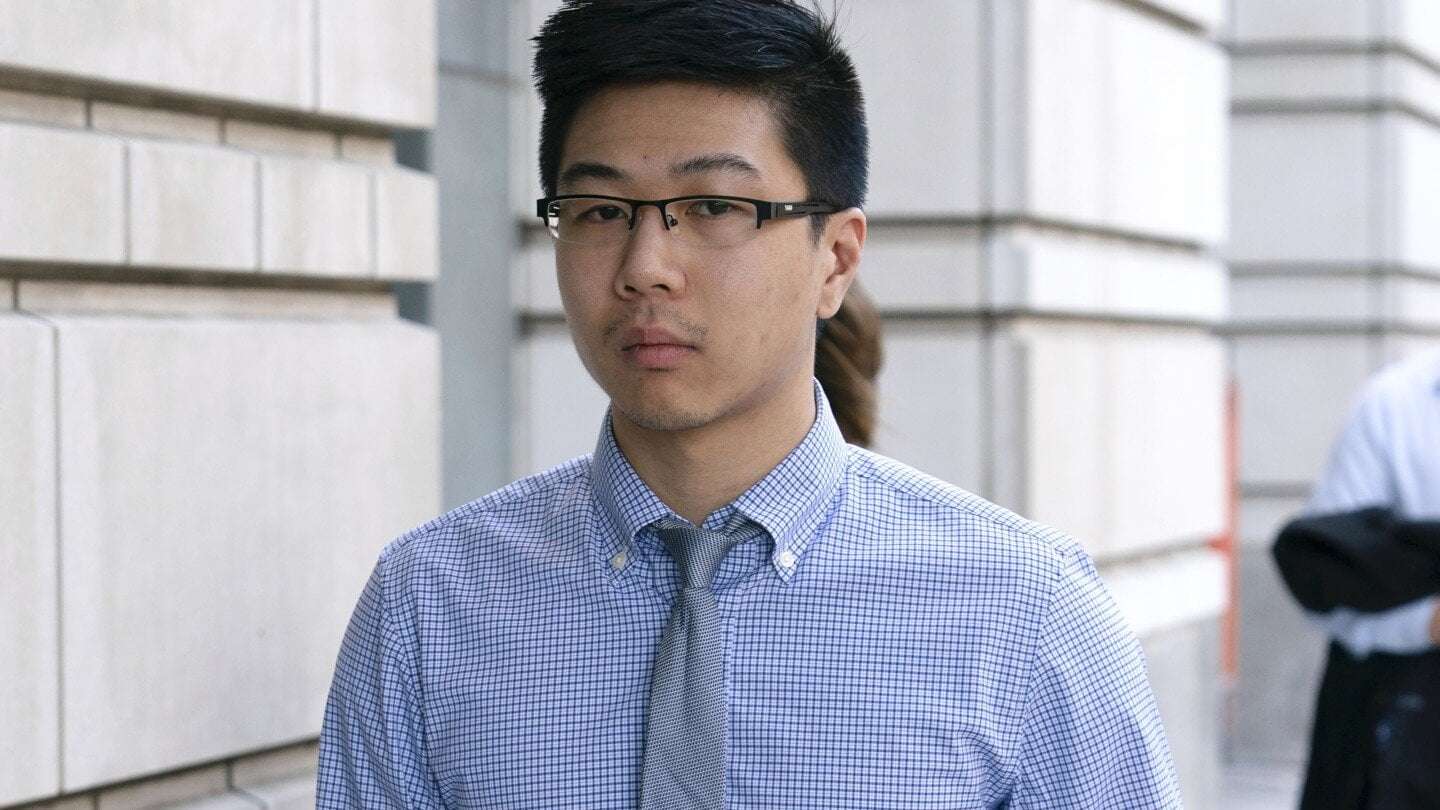 image for Maryland police officer convicted of tossing smoke bomb at police during Capitol riot