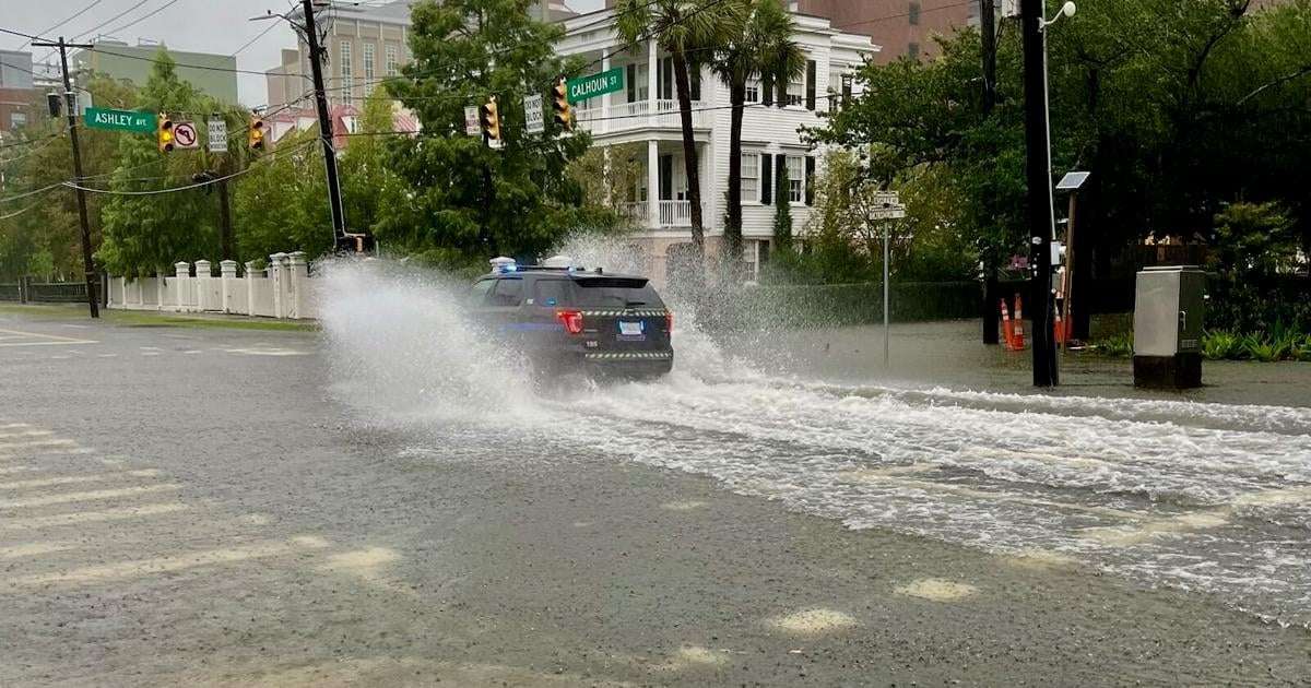 image for Charleston gives initial OK for 'no-wake zones' on flooded streets. Is the crime worth the time?
