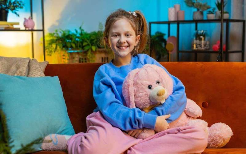 image for Parents Show The Moment Their 10-Year-Old Daughter Found Out Strangers Raised Enough Money To Get Her Tickets To Taylor Swift’s Eras Tour After She Endured 12 Weeks Of Chemo