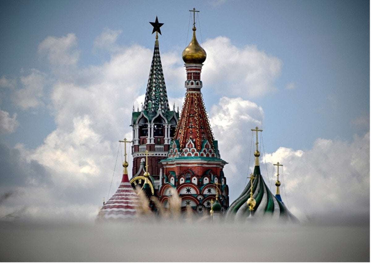 image for Ukraine Seeks UK Green Light to Strike Moscow and St. Petersburg Targets With Storm Shadow Missiles