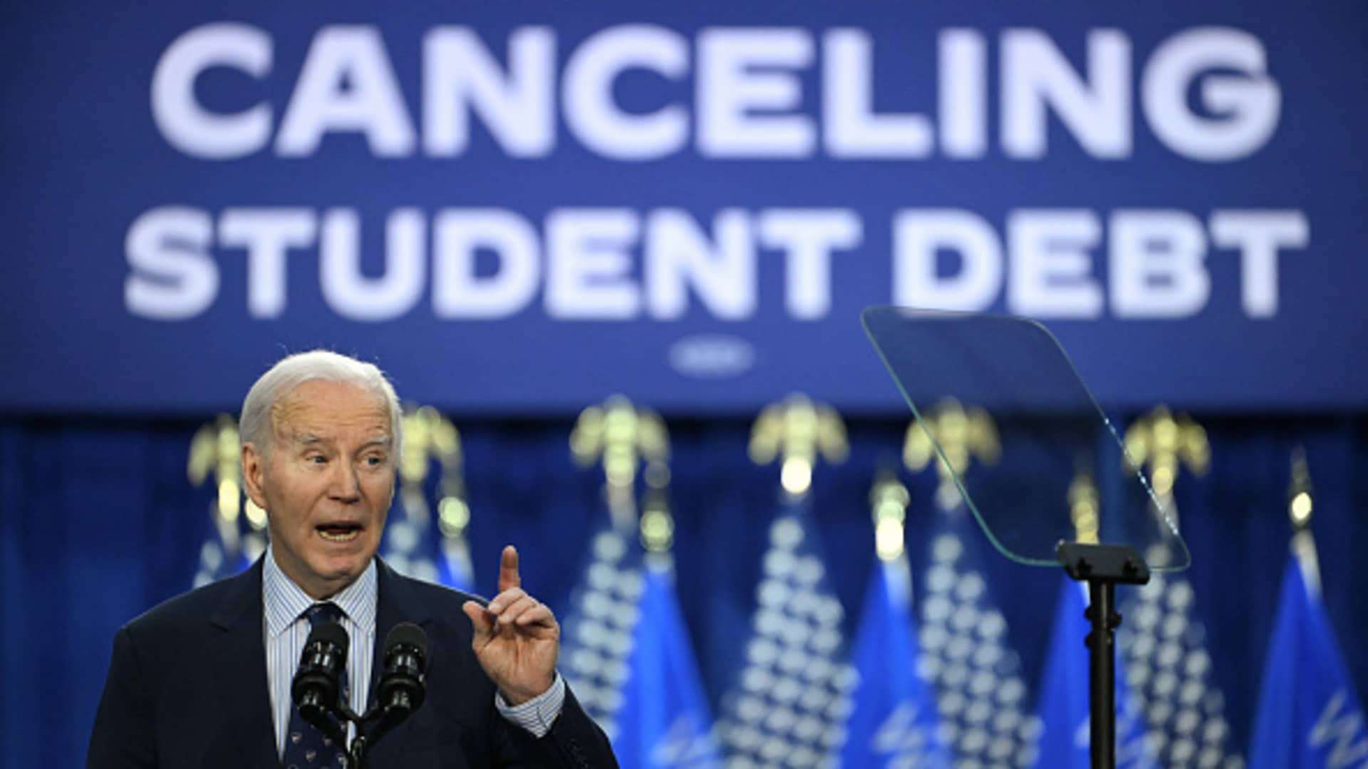 image for Supreme Court refuses to revive Biden's latest student loan debt relief plan