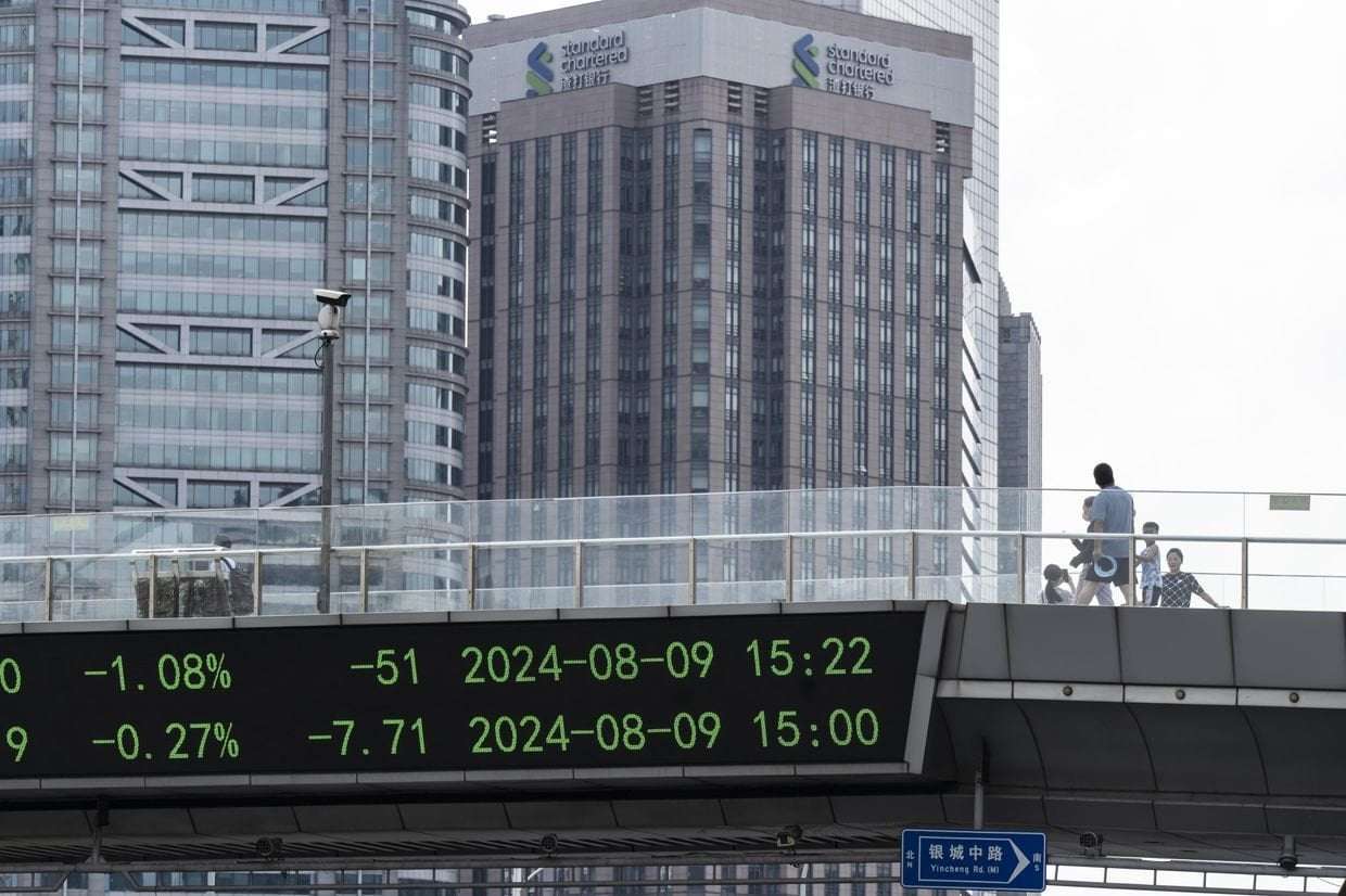 image for Chinese banks stopping transactions with Russia 'en masse,' Reuters reports