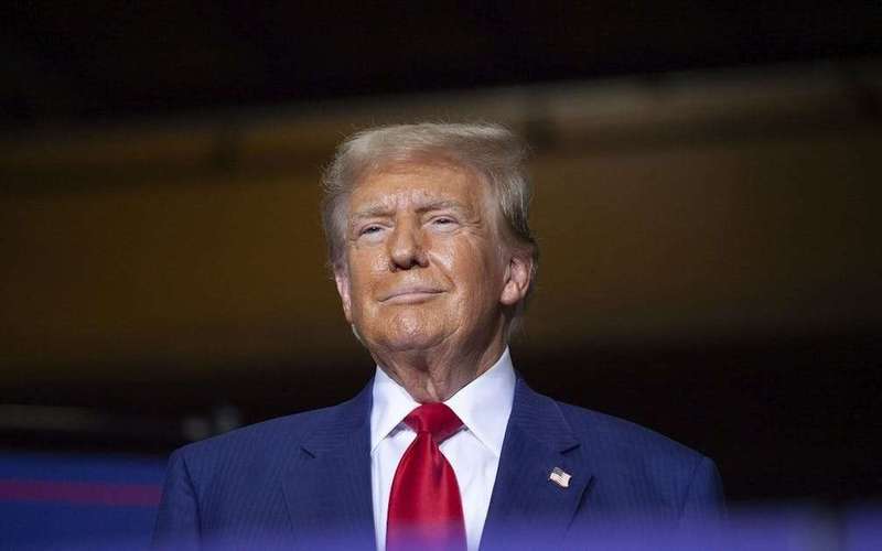 image for Watch: Trump Calls Sex Offender Jeffrey Epstein a “Good Salesman”