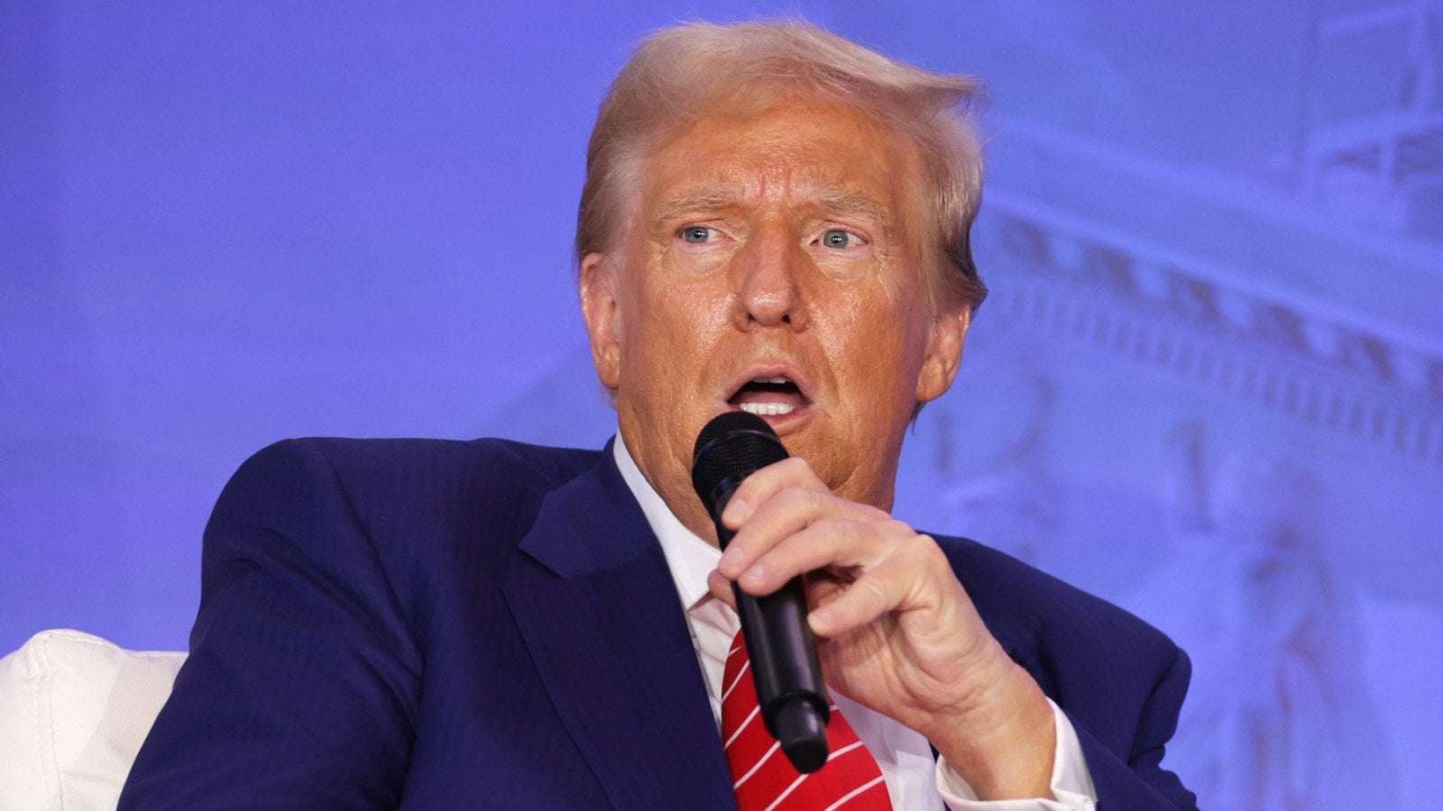 image for Goldman Sachs Says Trump Win Would Lead to Economic Downturn