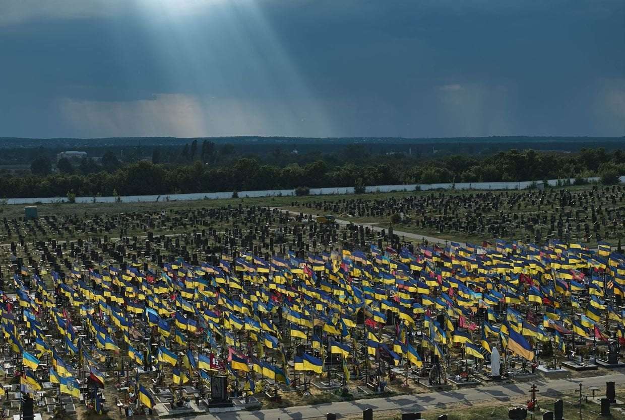 image for Russian troops apparently kill surrendering Ukrainian soldiers near Pokrovsk, CNN reports