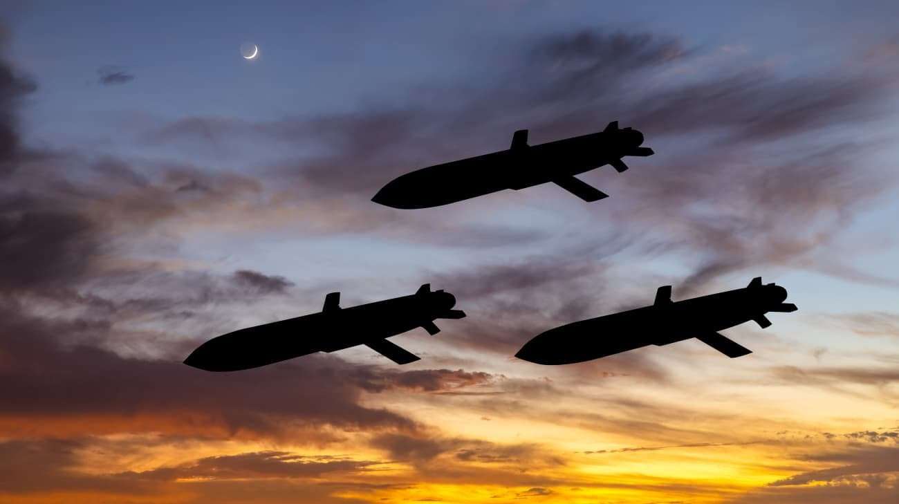 image for UK will allow Ukraine to strike Russia with Storm Shadow missiles
