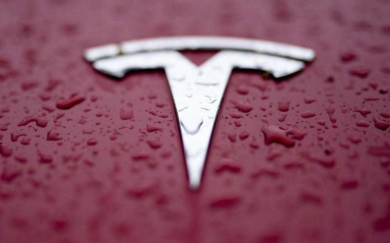 image for It took 50,000 gallons of water to put out Tesla Semi fire in California, US agency says