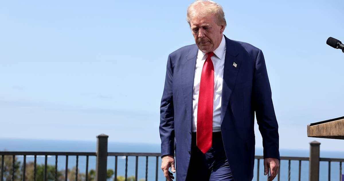 image for Trump’s Weird, Low-Energy Speech Ends With an Even Stranger Twist