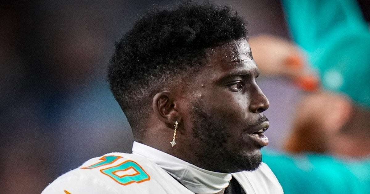 image for Officer in Tyreek Hill’s detainment had 6 suspensions and numerous reprimands, records show