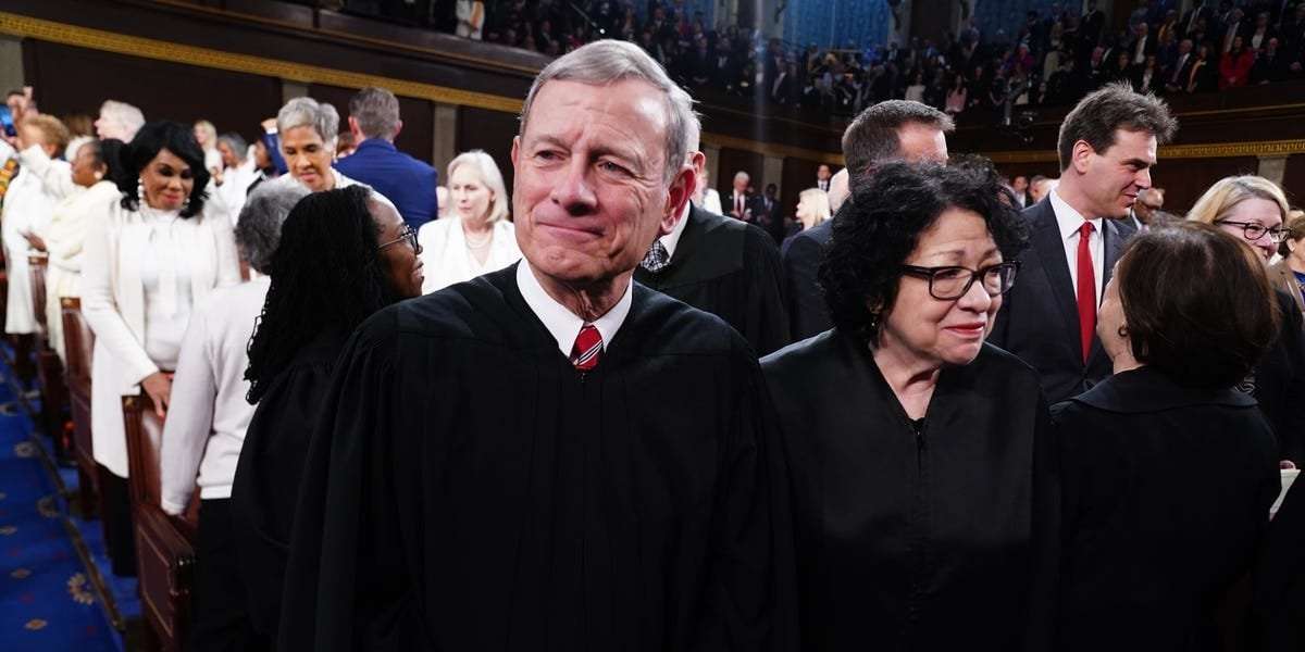 image for Justice John Roberts Shaped Decisions on Trump’s Immunity Trial Proceedings