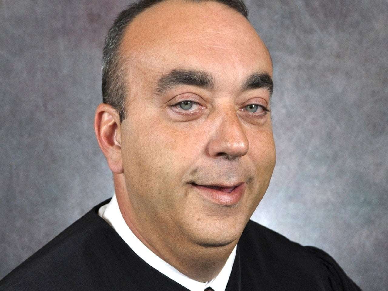 image for Kentucky sheriff shoots, kills judge in courthouse chambers, police say