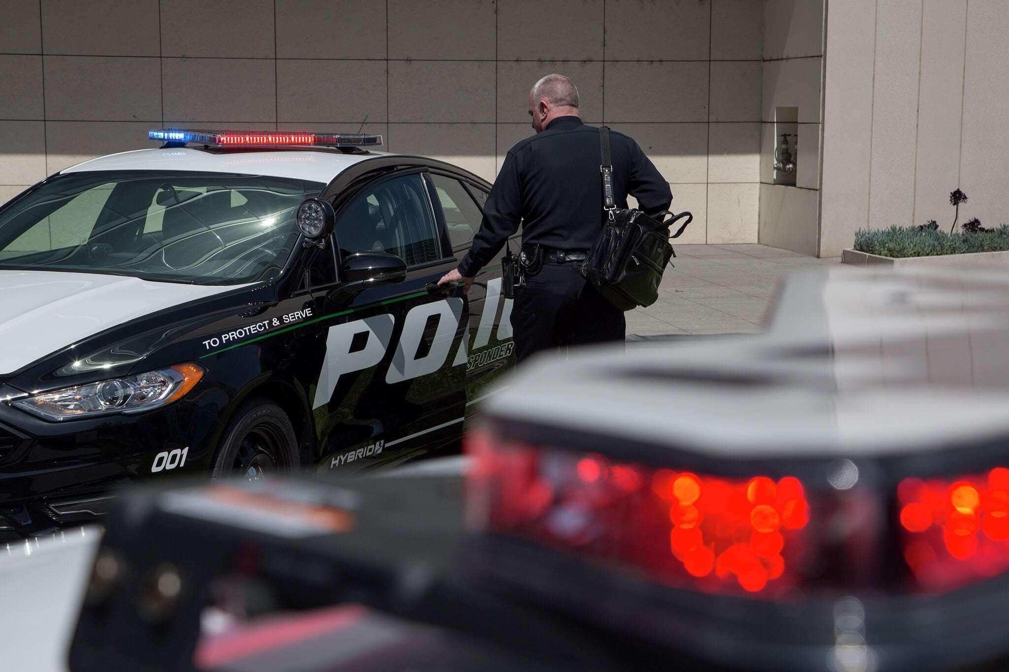 image for LAPD raid goes from bad to farce after gun allegedly sucked onto MRI machine