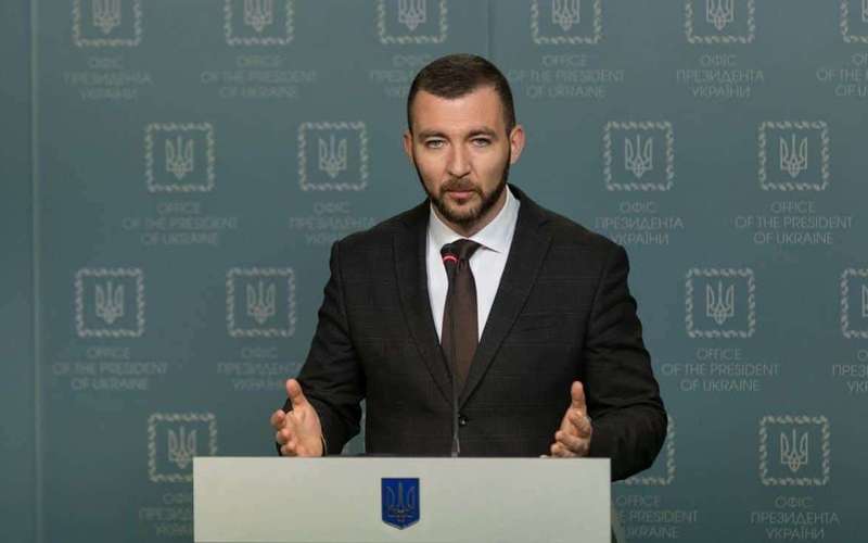 image for Zelenskyy's spokesman says Russians will be first to know if Ukraine gets permission for long-range strikes on Russia