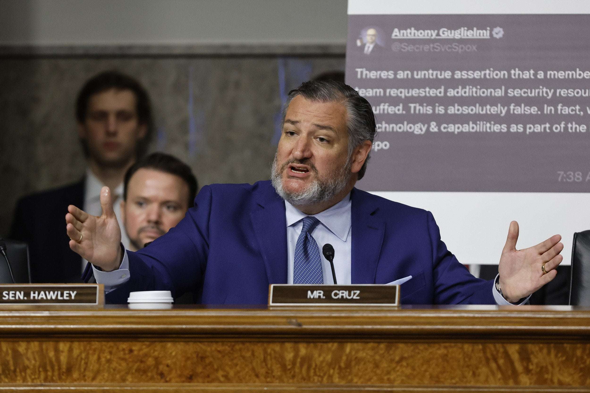 image for Ted Cruz Faces GOP Rebellion in Texas as Republicans Back Opponent