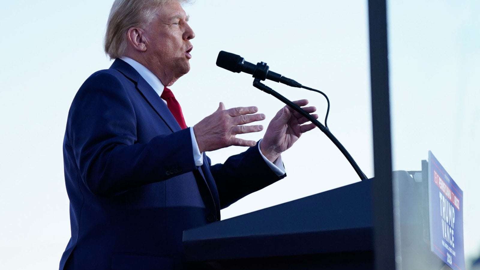 image for Trump Reiterates He Wants to Be a ‘Dictator’ for 'One Day' at Rally