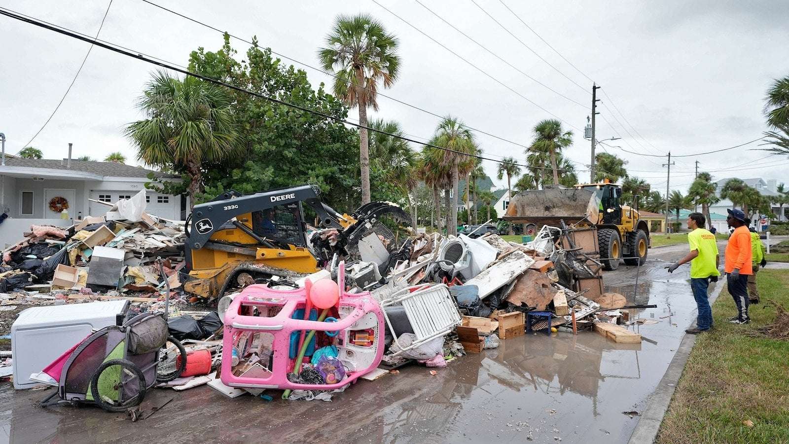 image for Florida Gov. Ron DeSantis refused call from VP Kamala Harris about hurricane aid: Source