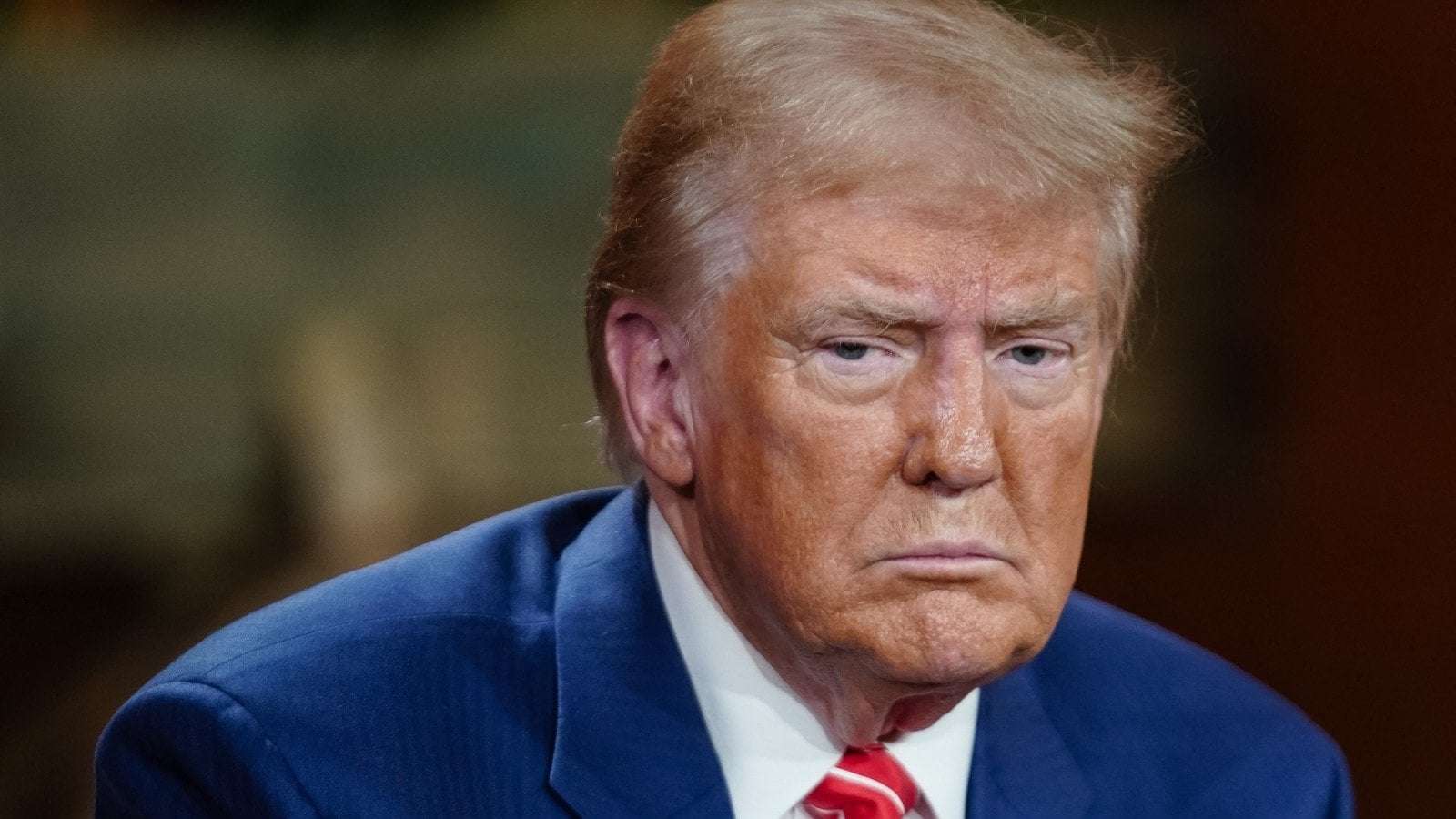 image for Trump Makes Fries at McDonald’s in Bizarre Attempt to Troll Harris