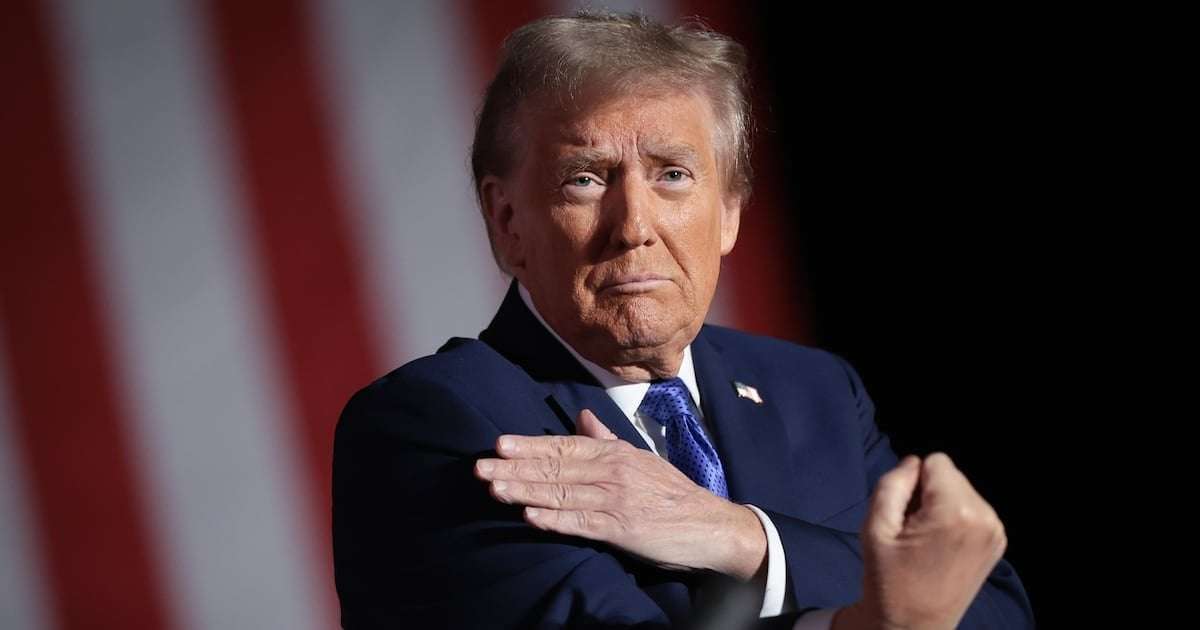 image for Arnold Palmer Was ‘Appalled’ by ‘Crude’ Trump, Who Praised the Late Golfer’s Genitals