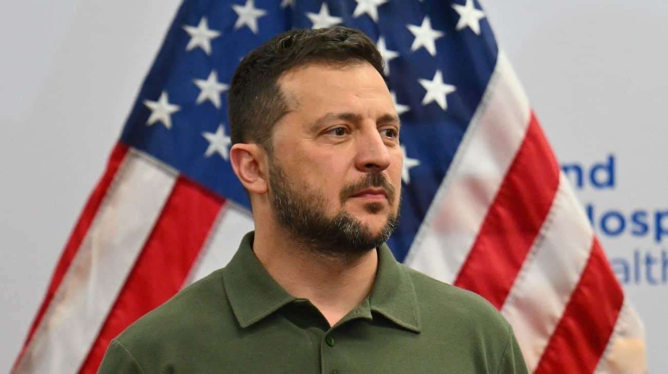 image for Zelenskyy announces US$800 military aid package for drone production in Ukraine