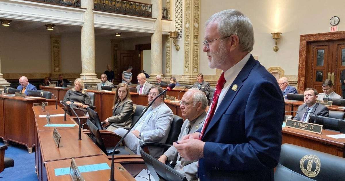 image for Kentucky state Sen. Johnnie Turner dies after plunging into empty swimming pool on lawn mower