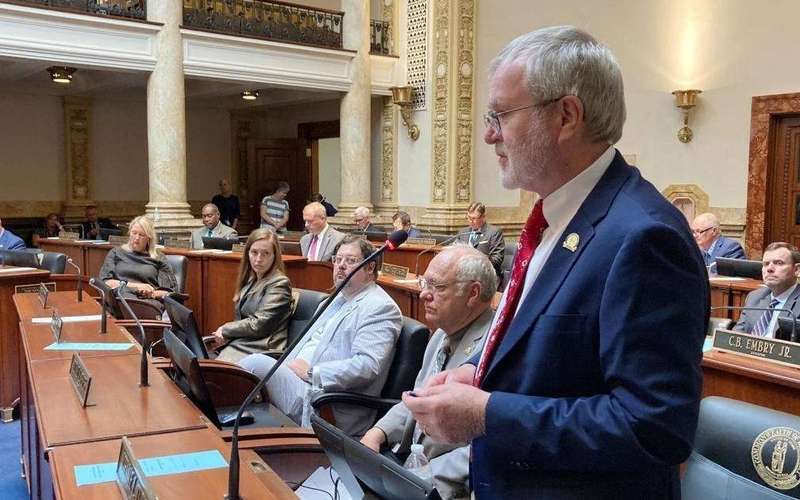 image for Kentucky state Sen. Johnnie Turner dies after plunging into empty swimming pool on lawn mower