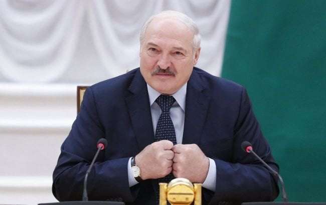 image for Lukashenko warns of war if Russia attempts to annex Belarus