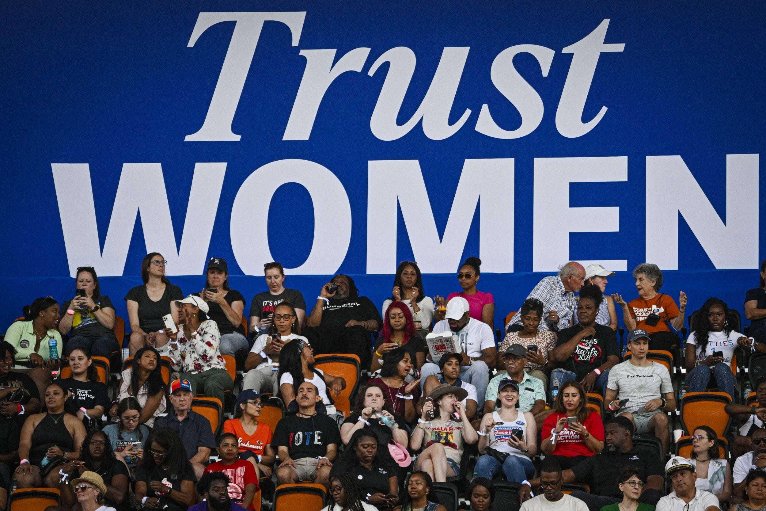 image for Kamala Harris Breaks Her Own Rally Crowd Record in 24 Hours