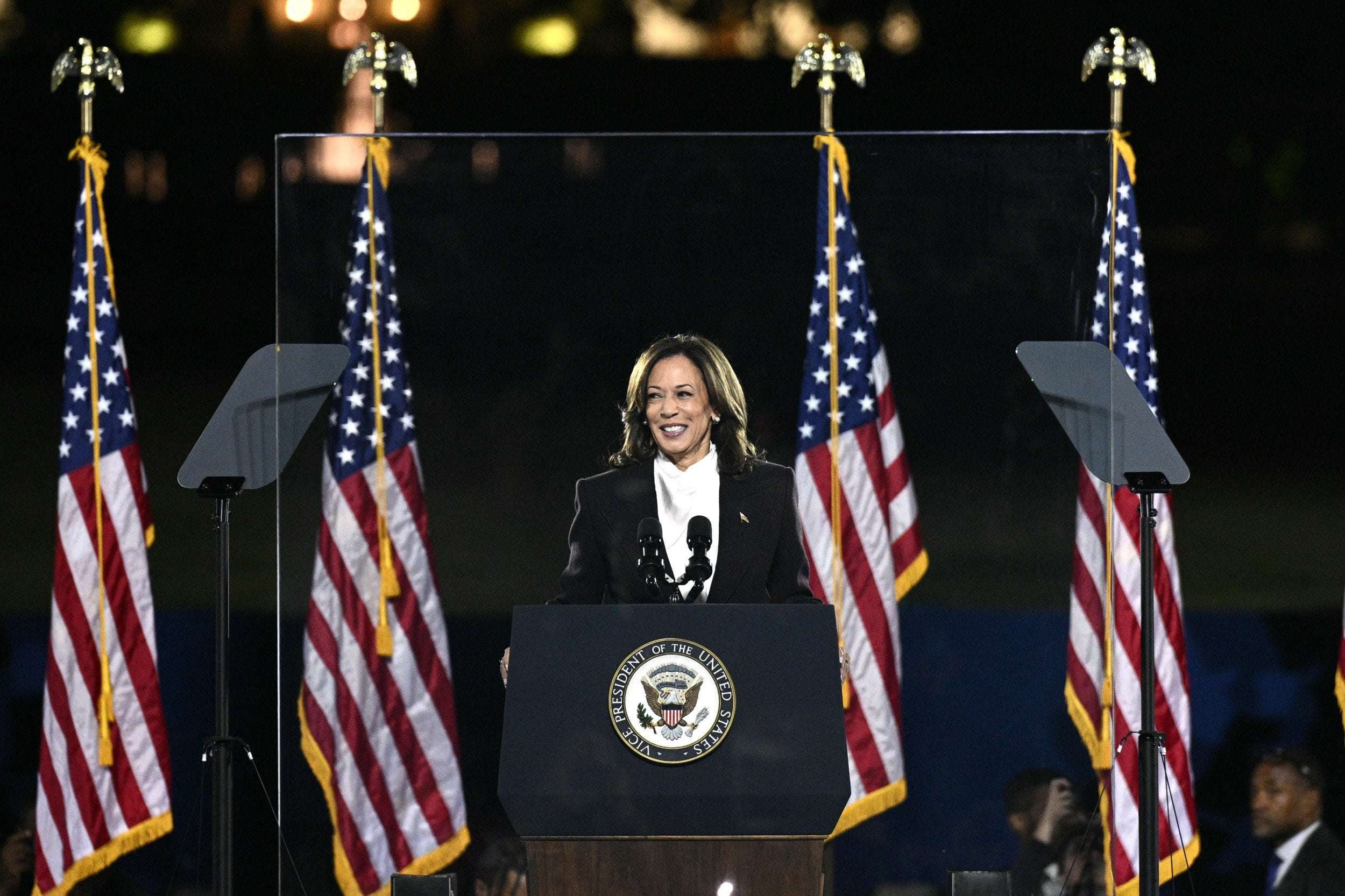 image for Kamala Harris' Crowd Size Crushes Previous Record With Ellipse Speech