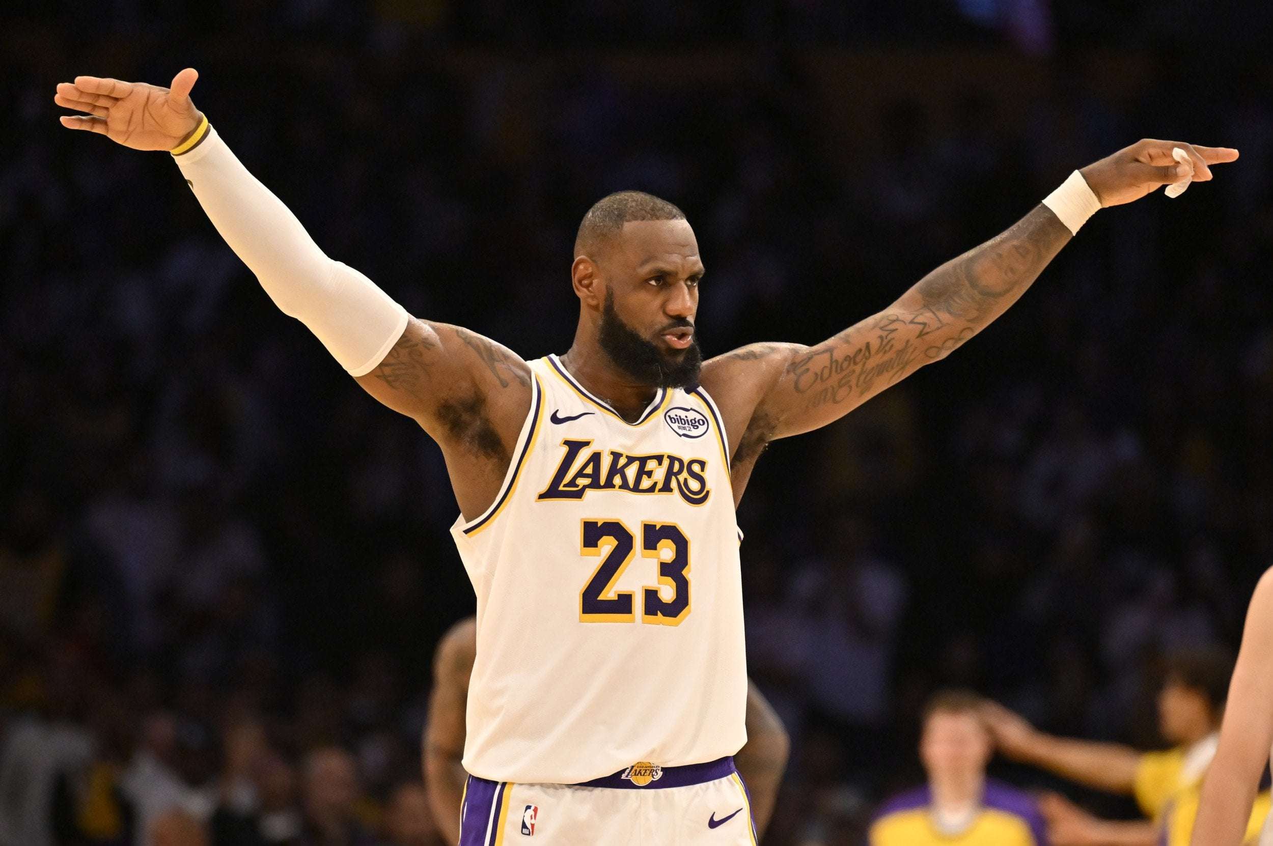 image for Lakers' LeBron James Officially Endorses Kamala Harris For President