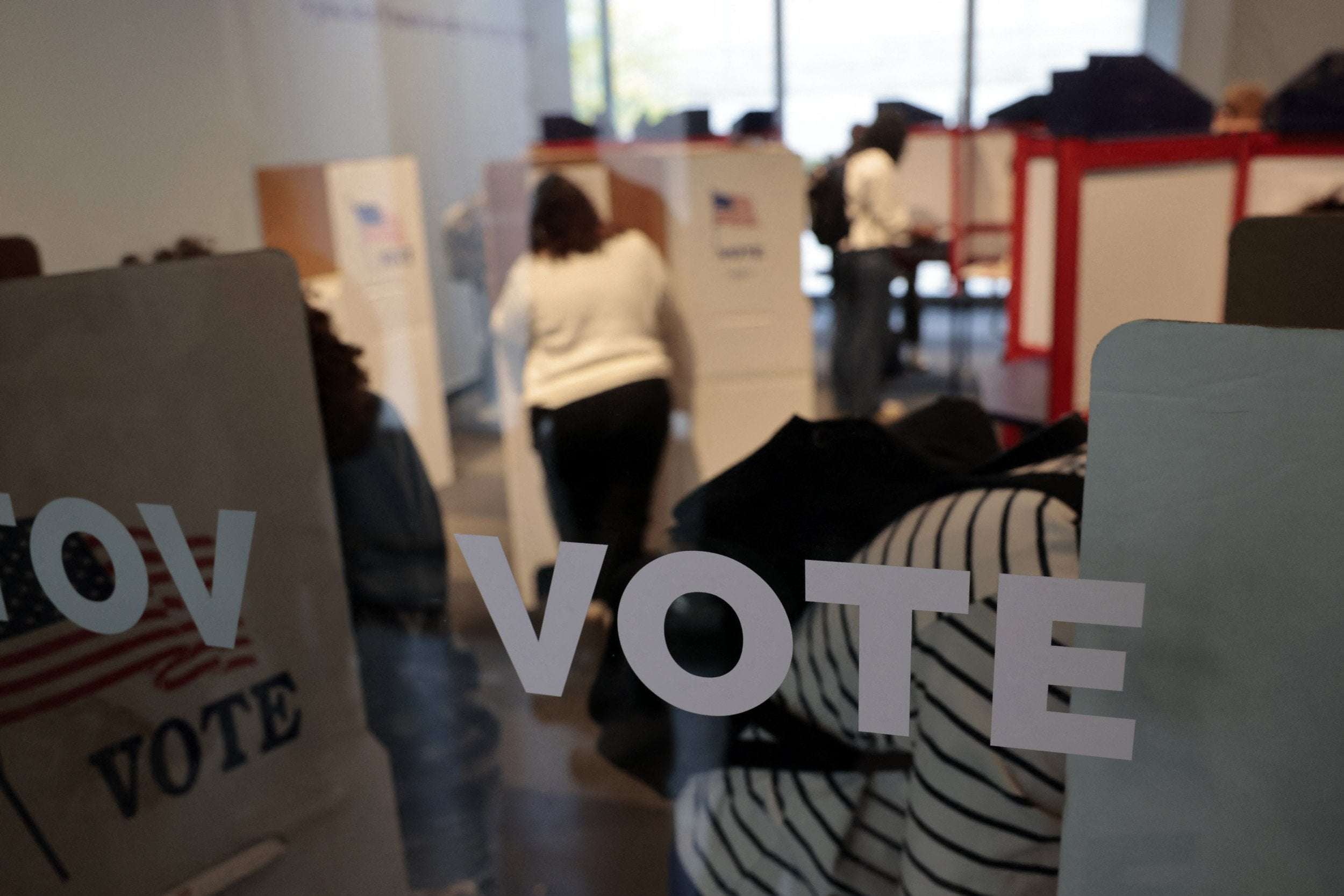 image for Thousands of Trump Supporters Mobilized to Block Election Certification