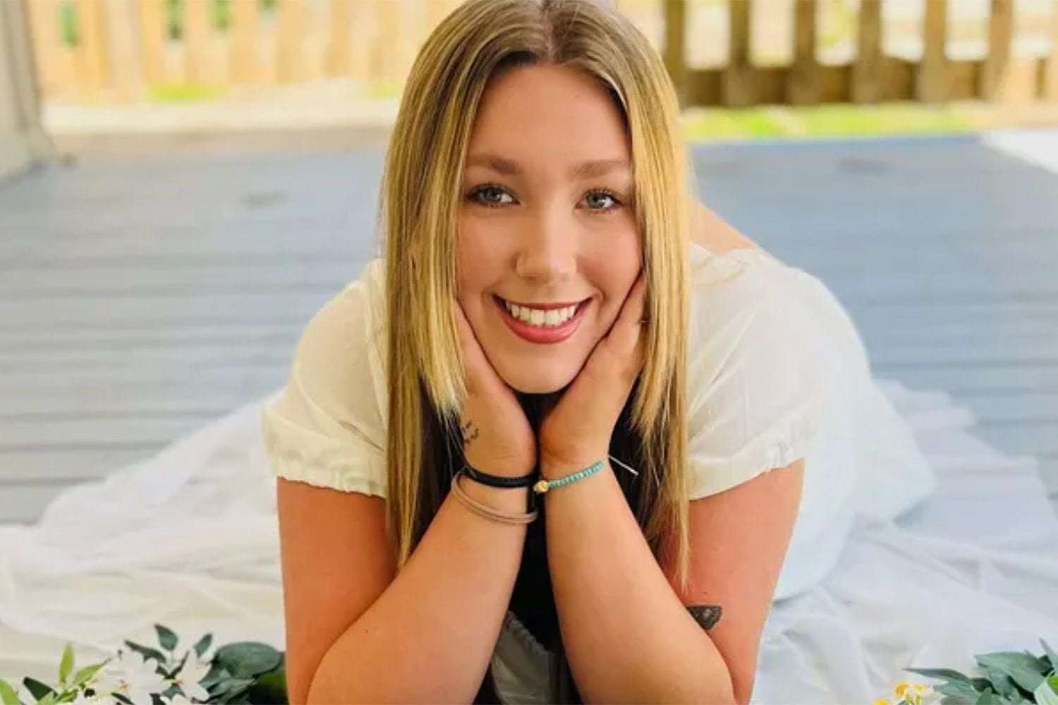 image for Texas Teen Suffering Miscarriage Dies Days After Baby Shower Due to Abortion Ban as Mom Begs Doctors to 'Do Something'