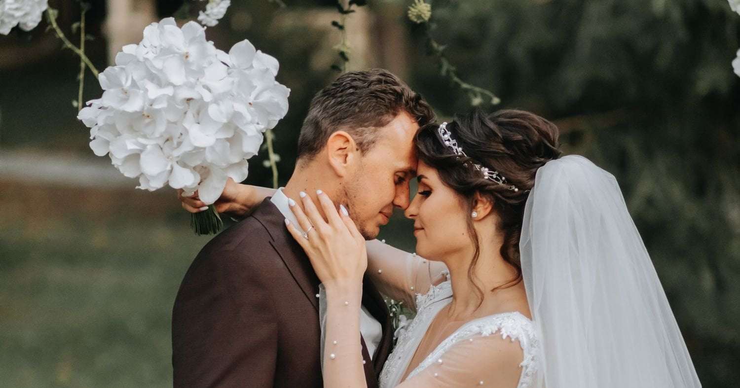image for Man Who Suffered Concussion After Skiing Accident Forgot Girlfriend Dumped Him the Day Before—And They Married 7 Months Later