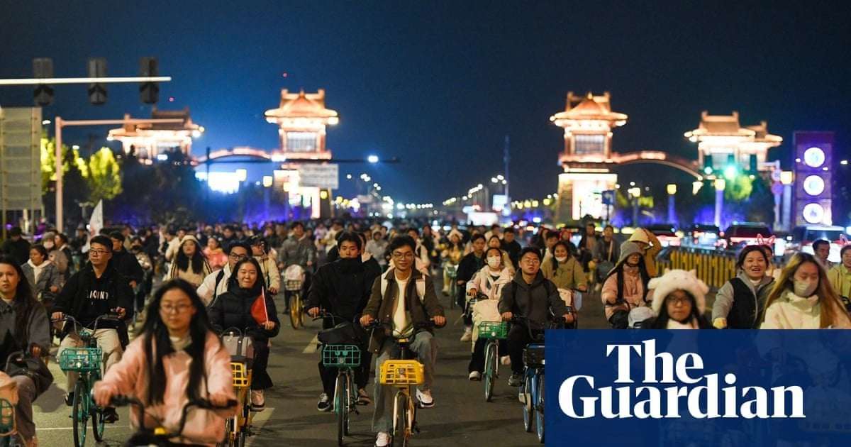 image for 100,000 Chinese students join 50km night-time bike ride in search of good soup dumplings