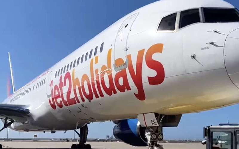 image for Airline Has Elderly Woman Removed from Plane by Cops for Refusing to Pay for 'Frozen' Tuna Sub: 'I Think I've Been Arrested Over a Sandwich'