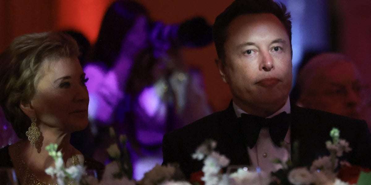 image for DOGE applicants will need to pay Elon Musk to send him their resume
