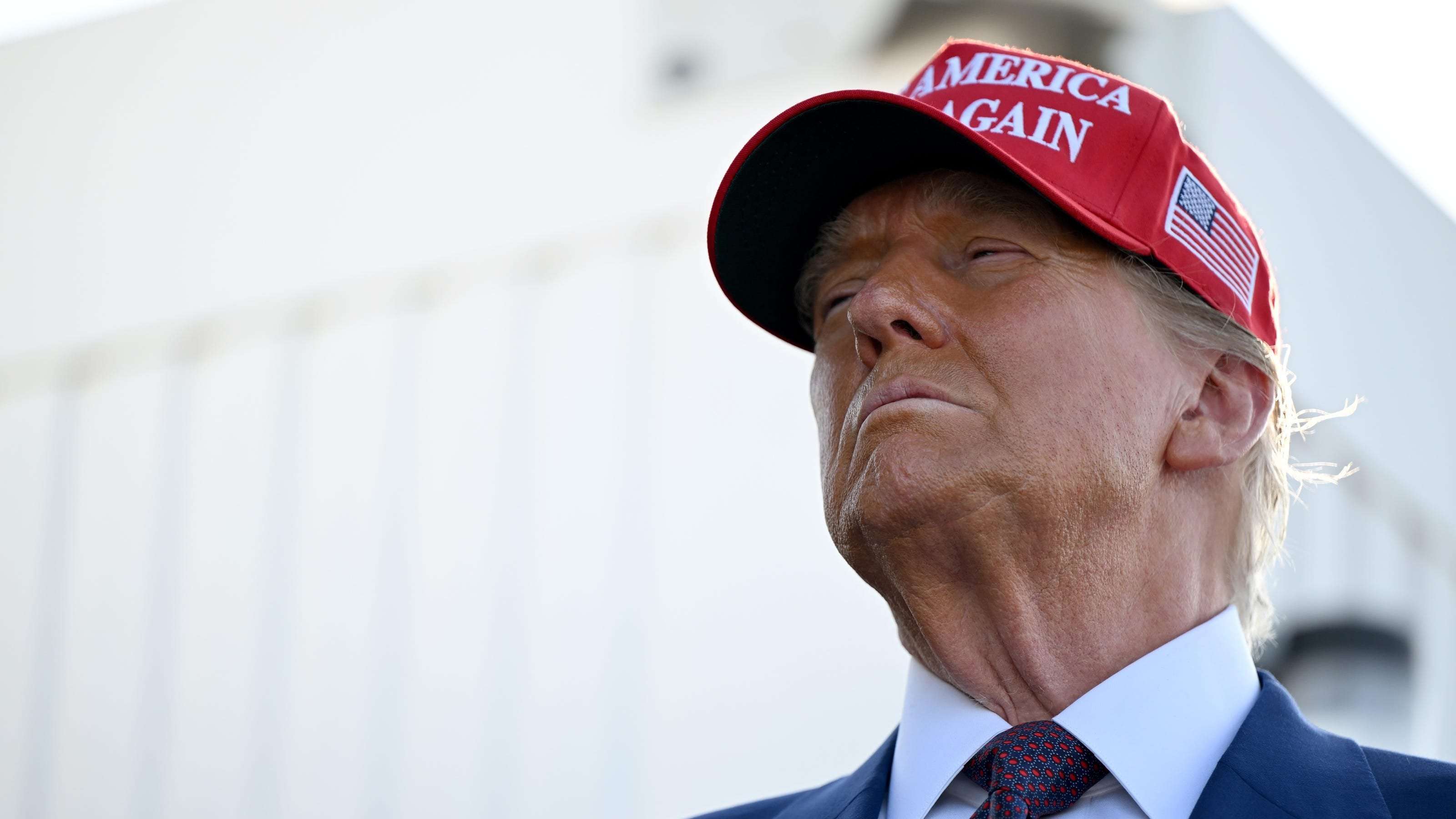 image for Trump still hasn't signed agreements to begin transition of power, White House says