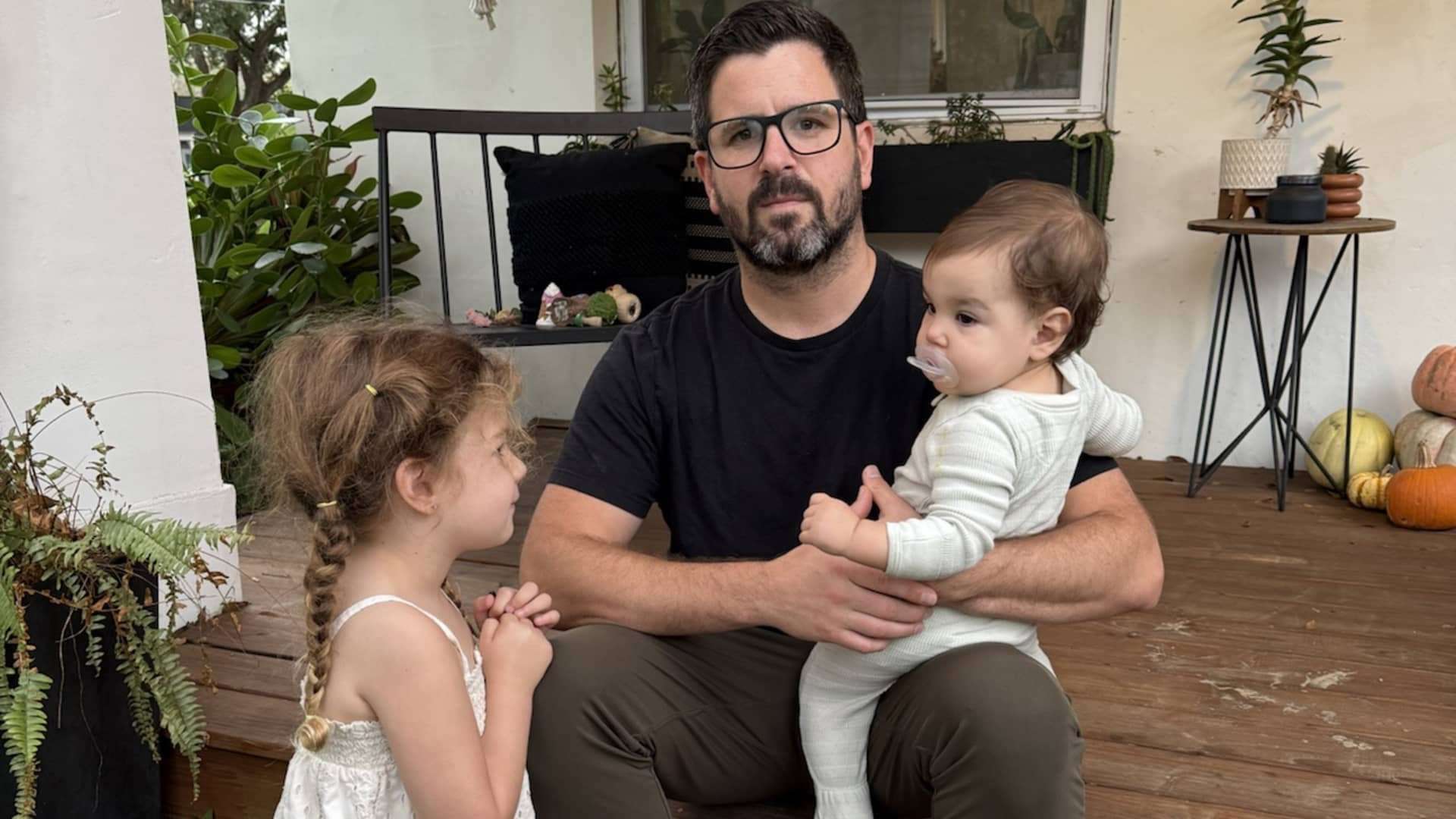 image for 'I have no money': Thousands of Americans see their savings vanish in Synapse fintech crisis