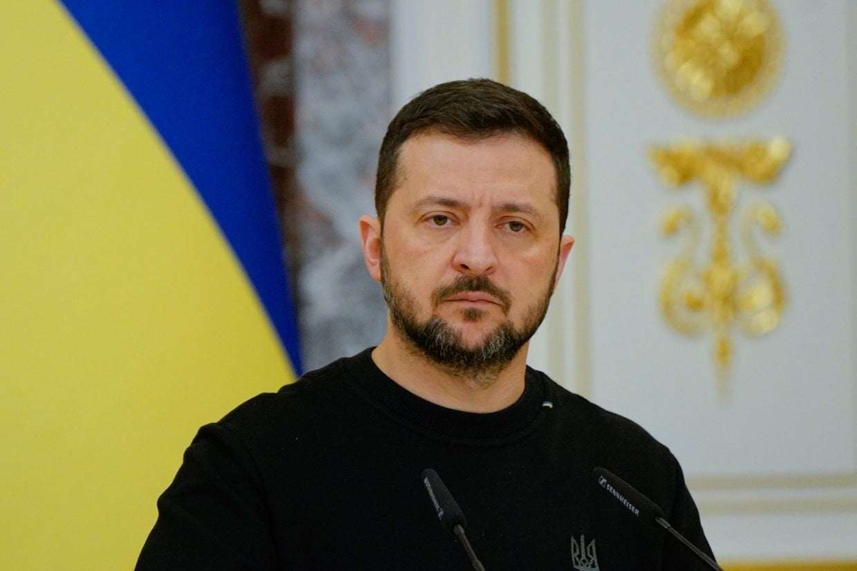 image for Russia attacked Ukraine with over 800 KAB bombs, 460 drones, 20 missiles this week, Zelensky says