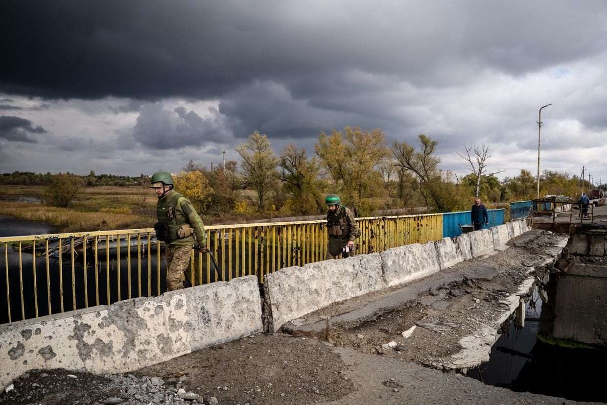image for Ukraine pushes back Russian troops from Kupiansk, military says