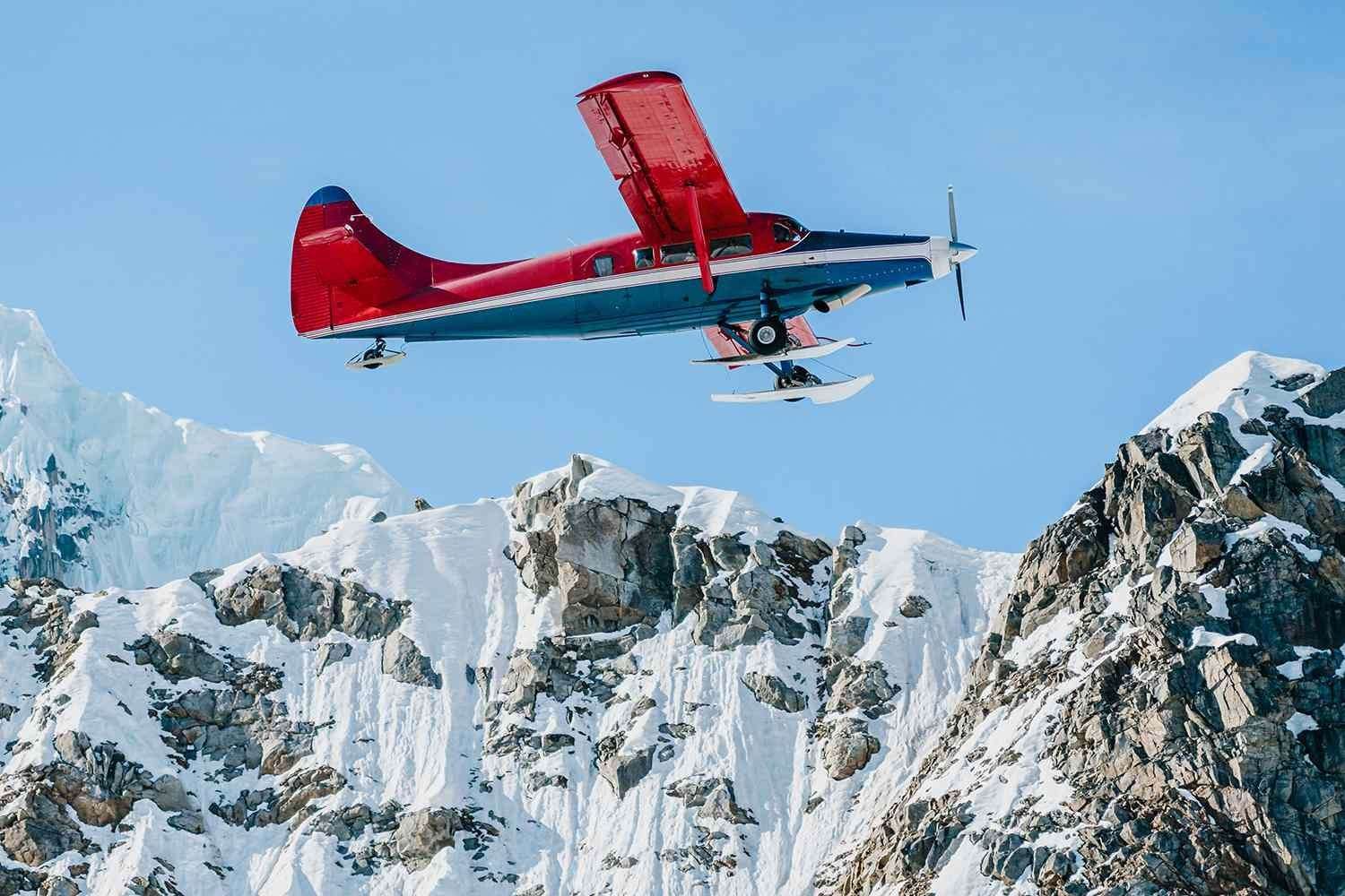 image for Alaskan Woman Drops Thanksgiving Turkeys from Plane in an Effort to Feed Neighbors Who Live ‘Off the Grid’
