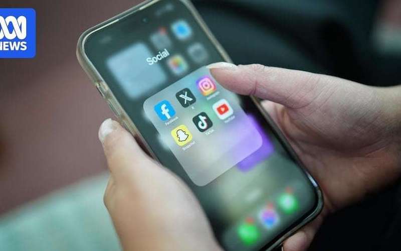 image for Kids under 16 to be banned from social media after Senate passes world-first laws