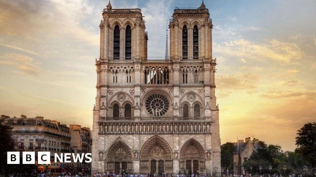 image for Notre-Dame: Macron praises 'impossible' restoration efforts