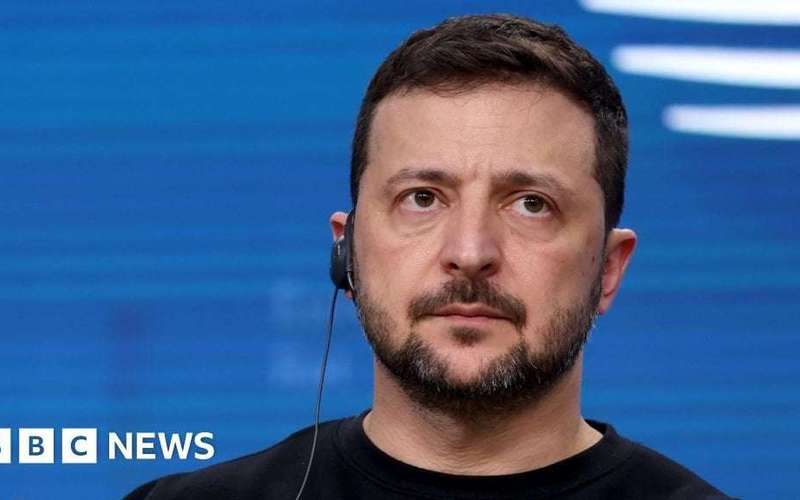 image for Ukraine war: Zelensky says Nato membership could end 'hot phase'