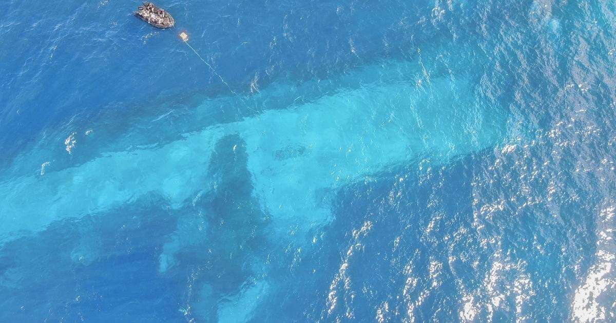 image for New Zealand navy ship hit reef and sank because crew mistakenly left it on "autopilot," inquiry finds