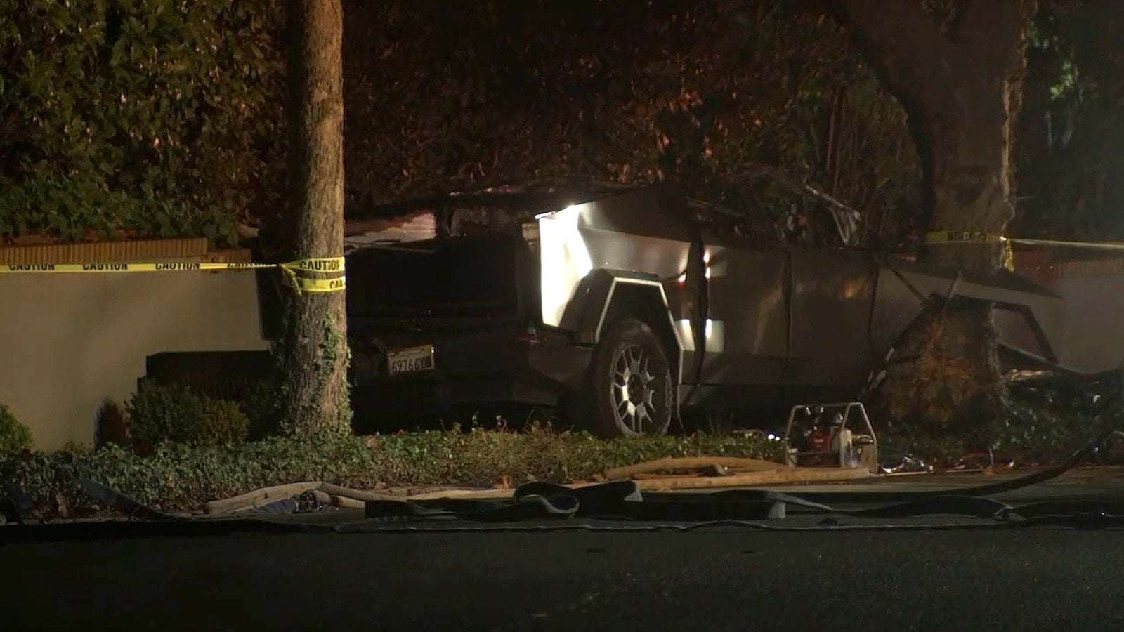 image for 3 teens dead, 1 person seriously injured in California Cybertruck crash