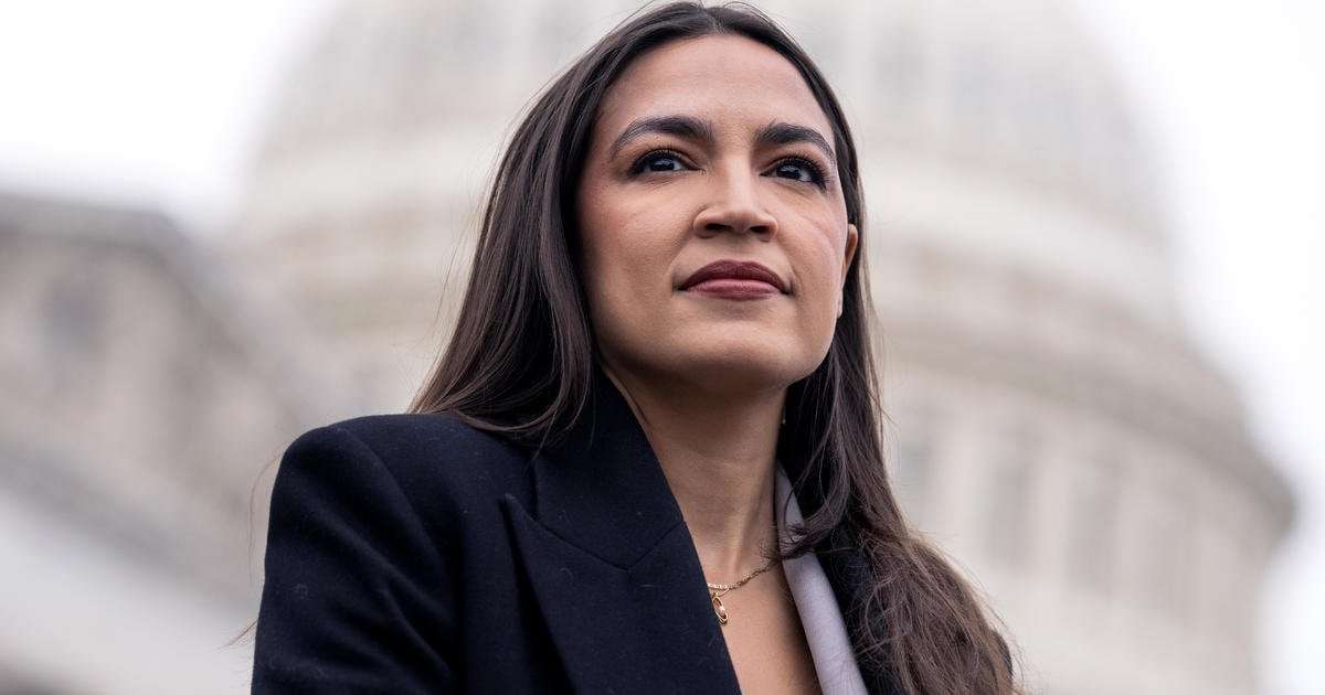 image for Rep. Alexandria Ocasio-Cortez launches bid to lead Democrats on House Oversight Committee