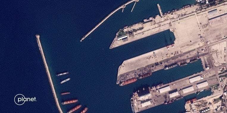image for We compared satellite images of Russia's naval base in Syria before and after Assad's fall. The warships are missing.