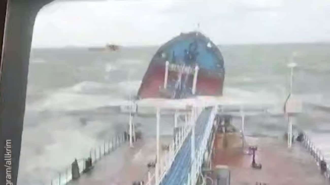 image for Two Russian tankers carrying tonnes of fuel oil break in half and start sinking near Kerch Strait – videos