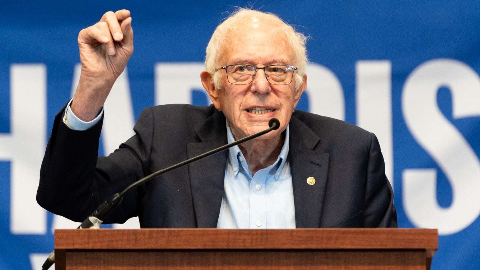 image for Bernie Sanders Warns U.S. Is Becoming an Oligarchy