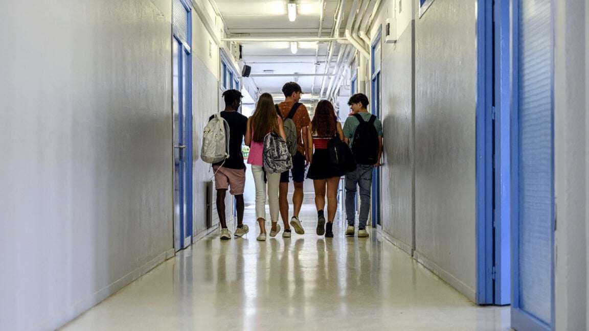 image for “Unprecedented” decline in teen drug use continues, surprising experts